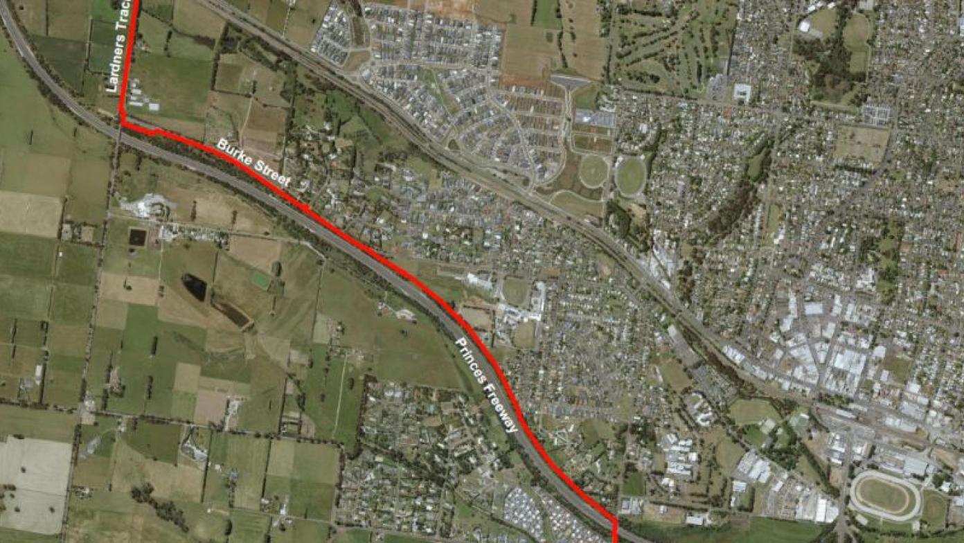 Map of Warragul shows red line where pipeline will be.