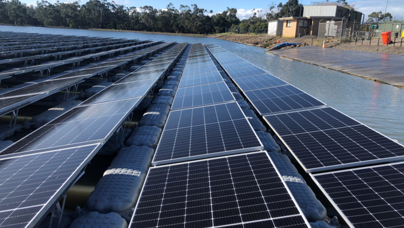 solar array on top of water