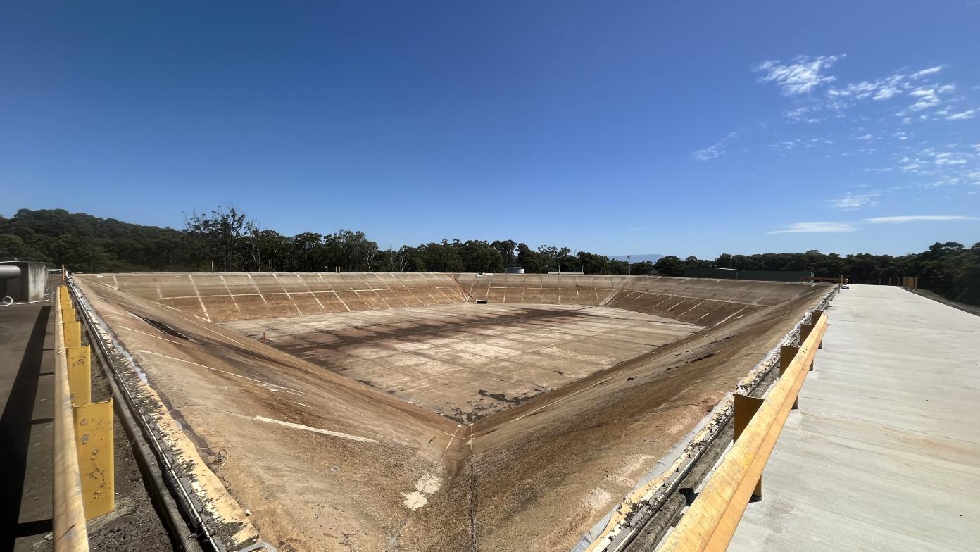 empty basin and blue sky 